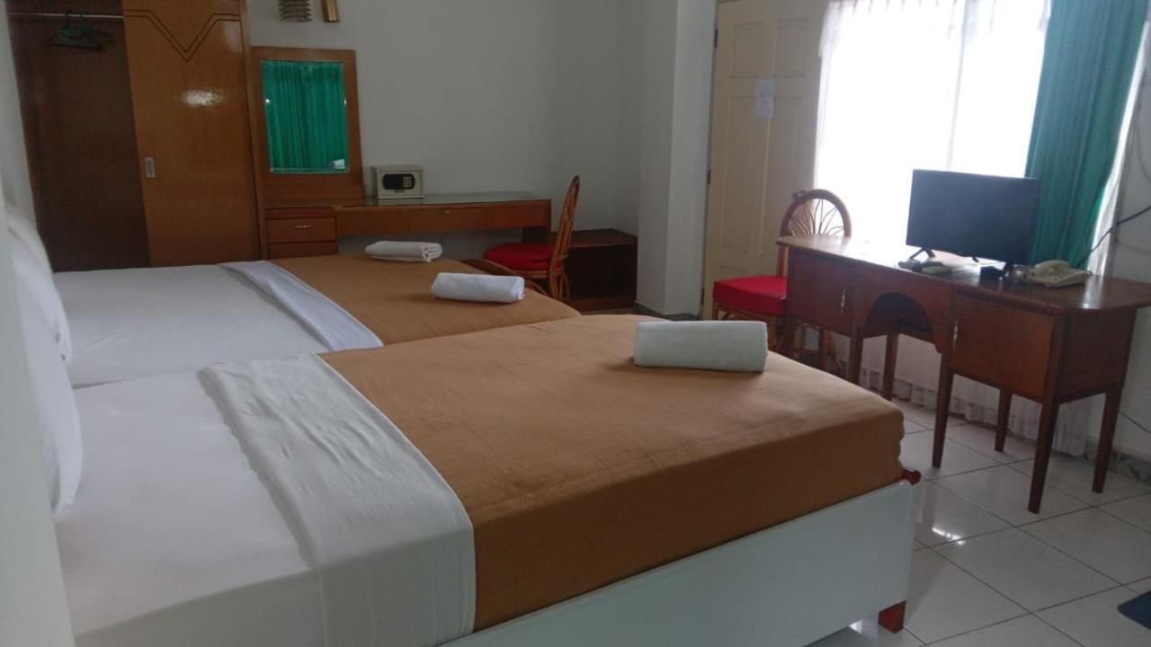 Hotel Asia Bukittinggi Buitenkant foto