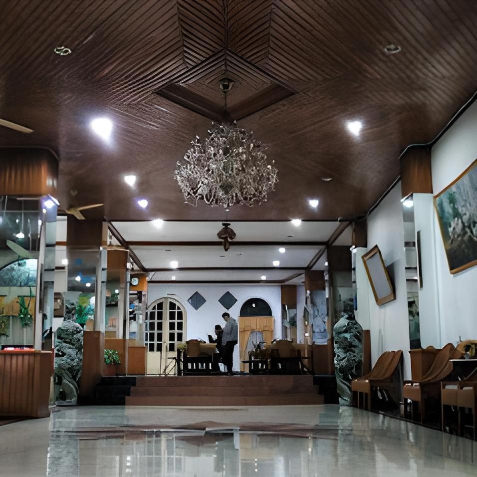 Hotel Asia Bukittinggi Buitenkant foto